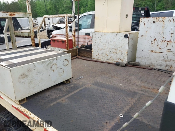 2015 Ram 2500 Tradesman z VIN 3C7WR4AJ8FG593032, wystawiony jako IAAI lot #42110504 z przebiegiem 290 428 mil mil oraz . Historia ofert i sprzedaży dostępna na DreamBid. Obrazek 8.