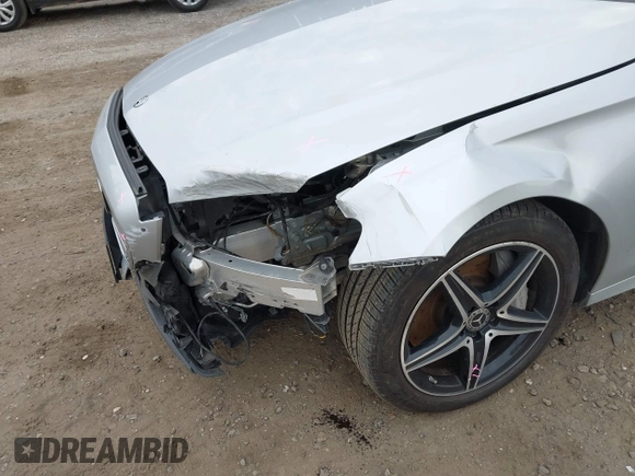 2018 Mercedes-Benz E with VIN WDDZF4KBXJA437064, listed as a IAAI auction lot 41902236 with 47,657 mi miles. Bid and sale history available at carsss.com. Image 18.