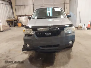 2007 Ford Escape XLT with VIN 1FMYU93167KB35526, listed as a IAAI auction lot 41364037 with 145,594 mi miles. Bid and sale history available at carsss.com. Image 12.