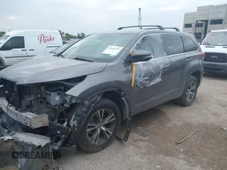 2018 Toyota Highlander LE with VIN 5TDZZRFH0JS236919, listed as a IAAI auction lot 42642151 with 121,266 mi miles and . Bid and sale history available at DreamBid. Image 2.