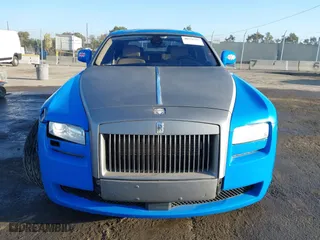 2011 Rolls-Royce Ghost with VIN SCA664S54BUX49380, listed as a IAAI auction lot 40358792 with 73,284 mi miles. Bid and sale history available at carsss.com. Image 12.