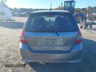 2007 Honda Fit Sport with VIN JHMGD37627S041628, listed as a IAAI auction lot 41102156 with 258,360 mi miles. Bid and sale history available at carsss.com. Image 16.
