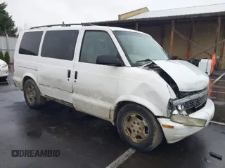 2004 Chevrolet Astro with VIN 1GNEL19X64B102665, listed as a IAAI auction lot 41721299 with Not Provided miles. Bid and sale history available at carsss.com. Image 1.