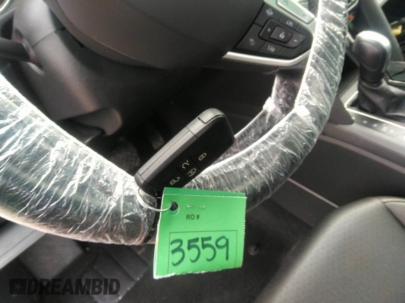 2020 Volkswagen Atlas SE with VIN 1V26E2CA0LC211728, listed as a IAAI auction lot 41726981 with 122,524 mi miles and . Bid and sale history available at DreamBid. Image 11.