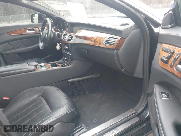 2014 Mercedes-Benz CLS 550 с VIN WDDLJ9BB3EA128785, выставлен на аукционе IAAI как лот 41801794 с пробегом 140 970 миль миль и . История ставок и продаж доступна на DreamBid. Изображение 5.