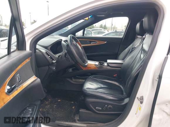 2016 Lincoln MKX Select with VIN 2LMTJ6KR5GBL30010, listed as a IAAI auction lot 41741385 with 112,647 mi miles. Bid and sale history available at carsss.com. Image 5.