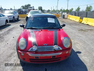 2005 MINI Hardtop with VIN WMWRC334X5TJ65197, listed as a IAAI auction lot 42035614 with 248,872 mi miles and . Bid and sale history available at DreamBid. Image 12.