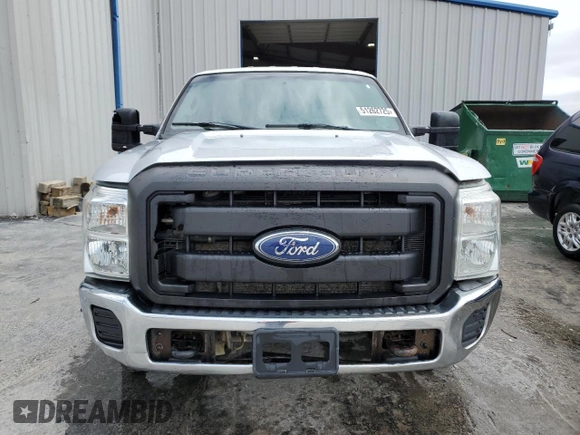 2015 Ford F-350 z VIN 1FT8W3AT5FEA04410, wystawiony jako Copart lot #51262725 z przebiegiem 272 827 mil mil oraz Czysty tytuł • Clean title. Historia ofert i sprzedaży dostępna na DreamBid. Obrazek 5.