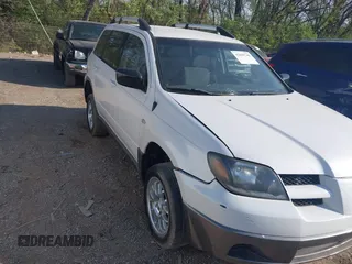 2004 Mitsubishi Outlander LS with VIN JA4LZ31F24U002784, listed as a IAAI auction lot 42069746 with 197,912 mi miles. Bid and sale history available at carsss.com. Image 6.