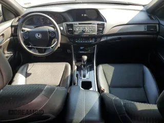 2016 Honda Accord Sport z VIN 1HGCR2F51GA017316, wystawiony jako Copart lot #61055005 z przebiegiem 154 860 mil mil oraz Czysty tytuł • Clean title. Historia ofert i sprzedaży dostępna na DreamBid. Obrazek 8.