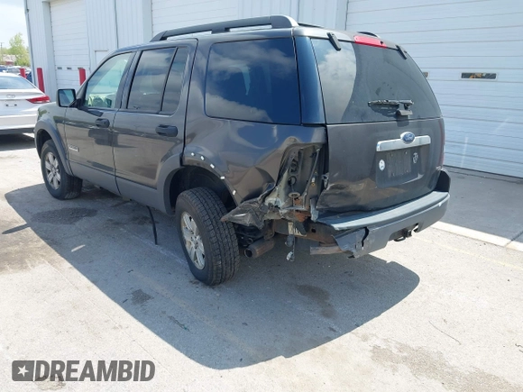 2006 Ford Explorer XLT z VIN 1FMEU73E86UA50085, wystawiony jako IAAI lot #42193785 z przebiegiem 211 343 mil mil oraz . Historia ofert i sprzedaży dostępna na DreamBid. Obrazek 3.