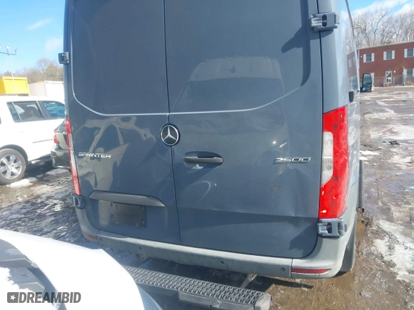 2019 Mercedes-Benz Sprinter Cargo Van with VIN WD4PF0CD8KP046669, listed as a IAAI auction lot 41575733 with 140,492 mi miles. Bid and sale history available at carsss.com. Image 17.