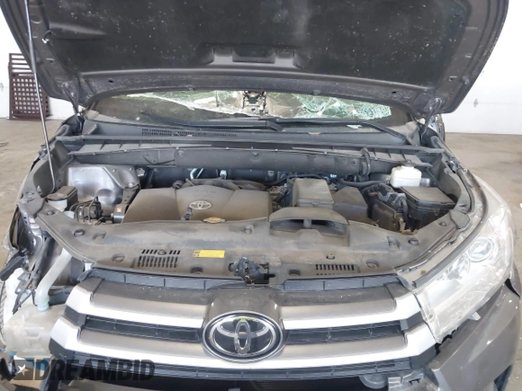 2017 Toyota Highlander LE with VIN 5TDBZRFH8HS386143, listed as a IAAI auction lot 42233604 with 44,507 mi miles and . Bid and sale history available at DreamBid. Image 10.