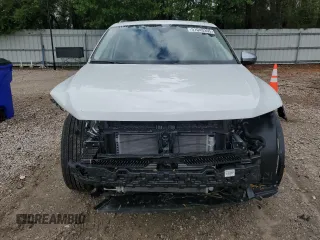 2024 Volkswagen Tiguan with VIN 3VVTB7AX3RM233619, listed as a Copart auction lot 51043355 with 1,002 mi miles and Salvage title. Bid and sale history available at DreamBid. Image 5.