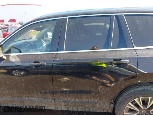 2021 Volvo XC90 Momentum with VIN YV4102PKXM1741082, listed as a IAAI auction lot 41803261 with 42,986 mi miles. Bid and sale history available at carsss.com. Image 15.