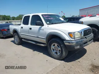 2001 Toyota Tacoma PreRunner with VIN 5TEGN92N91Z855729, listed as a IAAI auction lot 41993831 with 320,124 mi miles. Bid and sale history available at carsss.com. Image 1.
