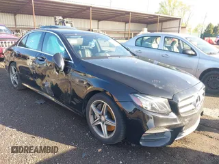 2017 Mercedes-Benz E 300 Luxury z VIN WDDZF4KB4HA062332, wystawiony jako IAAI lot #42122580 z przebiegiem 115 346 mil mil oraz . Historia ofert i sprzedaży dostępna na DreamBid. Obrazek 1.