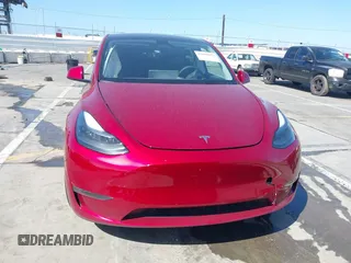 2024 Tesla Model Y Long Range with VIN 7SAYGDEE6RF190947, listed as a IAAI auction lot 41808973 with 2,457 mi miles. Bid and sale history available at carsss.com. Image 12.