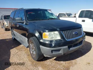 2006 Ford Expedition XLS with VIN 1FMPU13516LA28019, listed as a IAAI auction lot 41314147 with 220,636 mi miles. Bid and sale history available at carsss.com. Image 1.