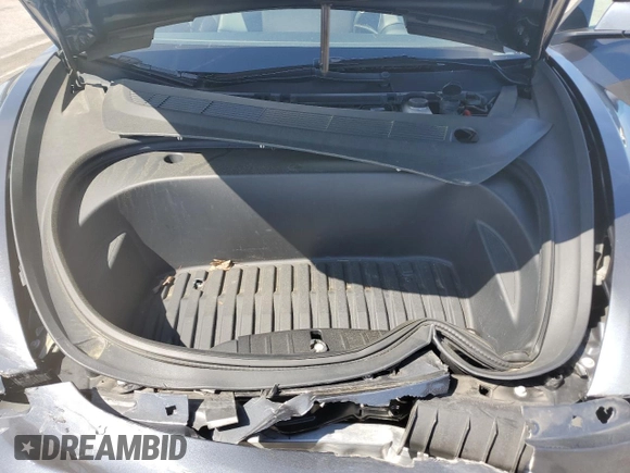 2022 Tesla Model 3 z VIN 5YJ3E1EA9NF371236, wystawiony jako Copart lot #56583855 z przebiegiem 58 162 mil mil oraz Szkoda całkowita • Salvage title. Historia ofert i sprzedaży dostępna na DreamBid. Obrazek 11.