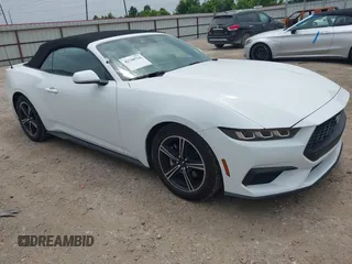 2025 Ford Mustang EcoBoost z VIN 1FAGP8UH9S5108248, wystawiony jako IAAI lot #42760720 z przebiegiem 9 460 mil mil oraz . Historia ofert i sprzedaży dostępna na DreamBid. Obrazek 1.