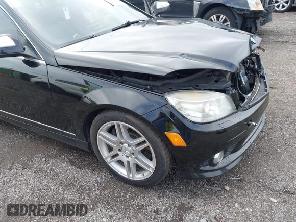 2008 Mercedes-Benz C 350 Sport z VIN WDDGF56X58F179519, wystawiony jako IAAI lot #39839375 z przebiegiem 160 482 mil mil oraz . Historia ofert i sprzedaży dostępna na DreamBid. Obrazek 13.