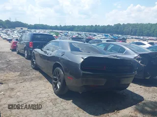 2019 Dodge Challenger R/T z VIN 2C3CDZBT1KH571481, wystawiony jako IAAI lot #39615755 z przebiegiem 90 073 mil mil oraz . Historia ofert i sprzedaży dostępna na DreamBid. Obrazek 3.