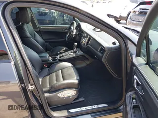 2018 Porsche Macan GTS z VIN WP1AG2A54JLB62881, wystawiony jako IAAI lot #42027419 z przebiegiem 91 876 mil mil oraz . Historia ofert i sprzedaży dostępna na DreamBid. Obrazek 5.
