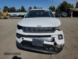 2022 Jeep Compass Latitude with VIN 3C4NJDBB5NT166176, listed as a Copart auction lot 53096845 with 25,758 mi miles and Salvage title. Bid and sale history available at DreamBid. Image 5.