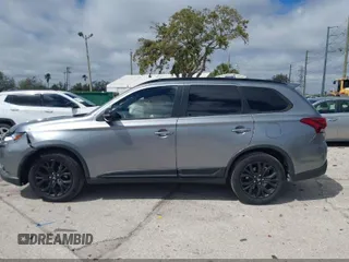 2018 Mitsubishi Outlander SE z VIN JA4AD3A38JZ020054, wystawiony jako IAAI lot #42100256 z przebiegiem 50 100 mil mil oraz . Historia ofert i sprzedaży dostępna na DreamBid. Obrazek 14.