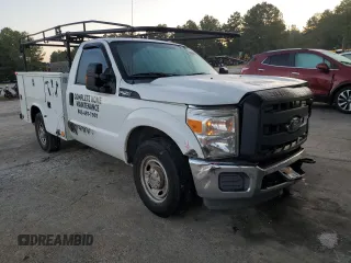 2014 Ford F-250 XL z VIN 1FDBF2A63EEB52351, wystawiony jako Copart lot #72956934 z przebiegiem 263 040 mil mil oraz Szkoda całkowita • Salvage title. Historia ofert i sprzedaży dostępna na DreamBid. Obrazek 4.