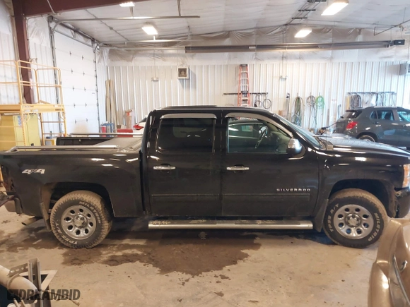 2010 Chevrolet Silverado 1500 LS with VIN 3GCRKREA6AG199138, listed as a IAAI auction lot 41750312 with 208,628 mi miles. Bid and sale history available at carsss.com. Image 13.