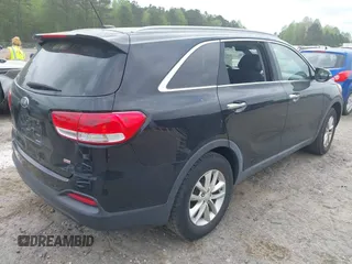 2016 Kia Sorento LX with VIN 5XYPG4A33GG151073, listed as a IAAI auction lot 41947006 with 161,164 mi miles. Bid and sale history available at carsss.com. Image 4.