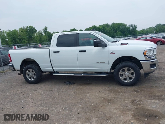 2024 Ram 2500 Big Horn z VIN 3C6UR5DL0RG154118, wystawiony jako IAAI lot #42427743 z przebiegiem 65 535 mil mil oraz . Historia ofert i sprzedaży dostępna na DreamBid. Obrazek 13.