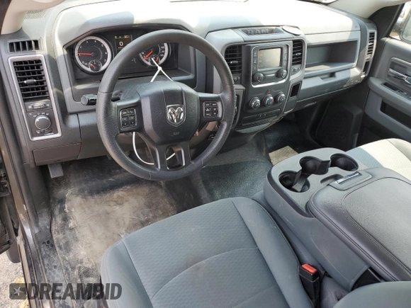 2018 Ram 1500 Tradesman z VIN 3C6JR6DG8JG250868, wystawiony jako Copart lot #58997015 z przebiegiem 109 142 mil mil oraz Czysty tytuł • Clean title. Historia ofert i sprzedaży dostępna na DreamBid. Obrazek 8.