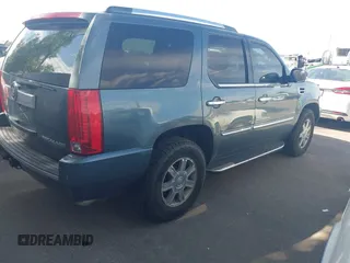 2008 Cadillac Escalade z VIN 1GYFK63878R233500, wystawiony jako IAAI lot #42362921 z przebiegiem 180 487 mil mil oraz . Historia ofert i sprzedaży dostępna na DreamBid. Obrazek 4.