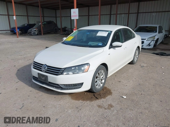 2015 Volkswagen Passat Limited Edition Edition z VIN 1VWAT7A31FC055719, wystawiony jako IAAI lot #42053299 z przebiegiem 166 746 mil mil oraz . Historia ofert i sprzedaży dostępna na DreamBid. Obrazek 17.