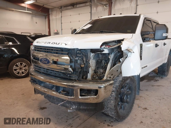 2017 Ford F-250 Lariat z VIN 1FT7W2BTXHEC81609, wystawiony jako IAAI lot #41497213 z przebiegiem 176 644 mil mil oraz . Historia ofert i sprzedaży dostępna na DreamBid. Obrazek 6.
