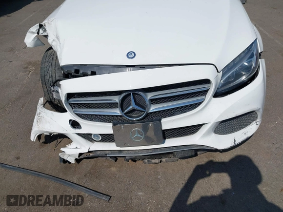2017 Mercedes-Benz C 300 с VIN 55SWF4KB8HU208704, выставлен на аукционе IAAI как лот 42051688 с пробегом 108 835 миль миль и . История ставок и продаж доступна на DreamBid. Изображение 16.