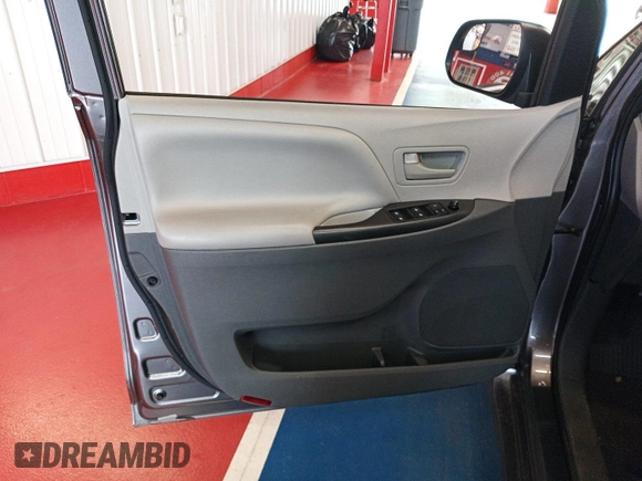 2020 Toyota Sienna L with VIN 5TDZZ3DC1LS064570, listed as a IAAI auction lot 42734101 with 48,707 mi miles and . Bid and sale history available at DreamBid. Image 1.