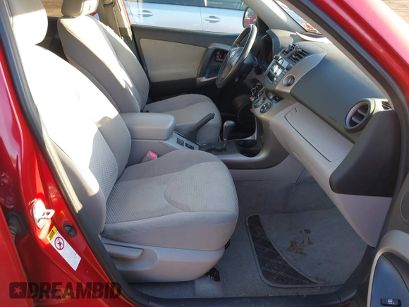 2007 Toyota RAV4 Limited with VIN JTMBK31V076027687, listed as a IAAI auction lot 41592704 with 247,113 mi miles. Bid and sale history available at carsss.com. Image 5.
