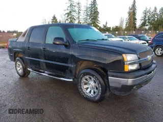 2006 Chevrolet Avalanche Z71 with VIN 3GNEK12ZX6G221862, listed as a IAAI auction lot 41794956 with 163,738 mi miles. Bid and sale history available at carsss.com. Image 1.