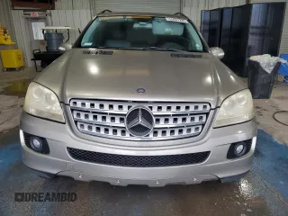 2006 Mercedes-Benz M 500 z VIN 4JGBB75EX6A043551, wystawiony jako Copart lot #55937265 z przebiegiem 120 923 mil mil oraz Szkoda całkowita • Salvage title. Historia ofert i sprzedaży dostępna na DreamBid. Obrazek 5.
