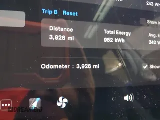 2025 Tesla Model 3 Long Range with VIN 5YJ3E1EA4SF952168, listed as a IAAI auction lot 42281783 with 3,926 mi miles and . Bid and sale history available at DreamBid. Image 15.