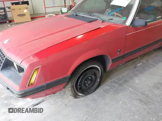 1982 Ford Mustang z VIN 1FABP10A9CF188186, wystawiony jako IAAI lot #42399298 z przebiegiem 88 424 mil mil oraz . Historia ofert i sprzedaży dostępna na DreamBid. Obrazek 6.