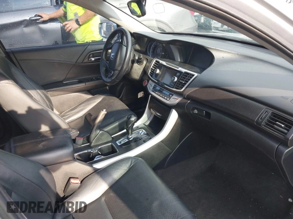 2013 Honda Accord Sdn EX-L with VIN 1HGCR2F85DA146312, listed as a IAAI auction lot 42077487 with 190,344 mi miles. Bid and sale history available at carsss.com. Image 5.