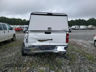 2021 Chevrolet Silverado 3500HD LT with VIN 1GC4YTEY4MF307491, listed as a Copart auction lot 63850124 with 43,029 mi miles and Salvage Title. Bid and sale history available at carsss.com. Image 6.