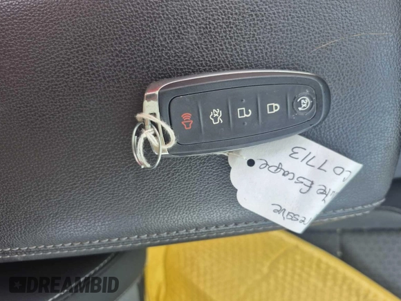 2019 Ford Escape SE z VIN 1FMCU0GD5KUC07713, wystawiony jako IAAI lot #42524778 z przebiegiem 86 392 mil mil oraz . Historia ofert i sprzedaży dostępna na DreamBid. Obrazek 5.