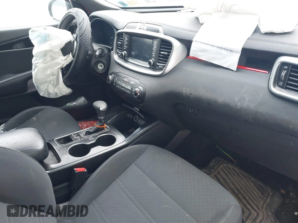2019 Kia Sorento LX with VIN 5XYPGDA32KG543132, listed as a IAAI auction lot 41632828 with 91,152 mi miles and . Bid and sale history available at carsss.com. Image 5.