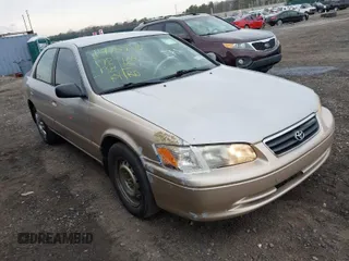 2001 Toyota Camry CE with VIN 4T1BG22K01U023122, listed as a IAAI auction lot 41995936 with 172,134 mi miles. Bid and sale history available at carsss.com. Image 1.